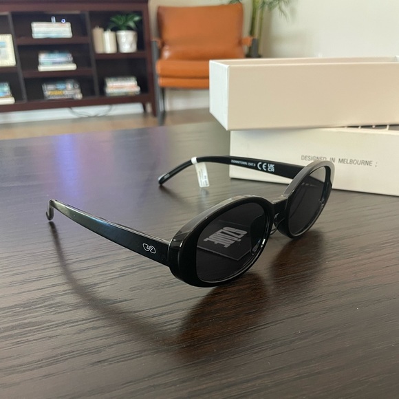 🕶️✨Szade Downtown Sunglasses ✨🕶️ - Picture 8 of 13